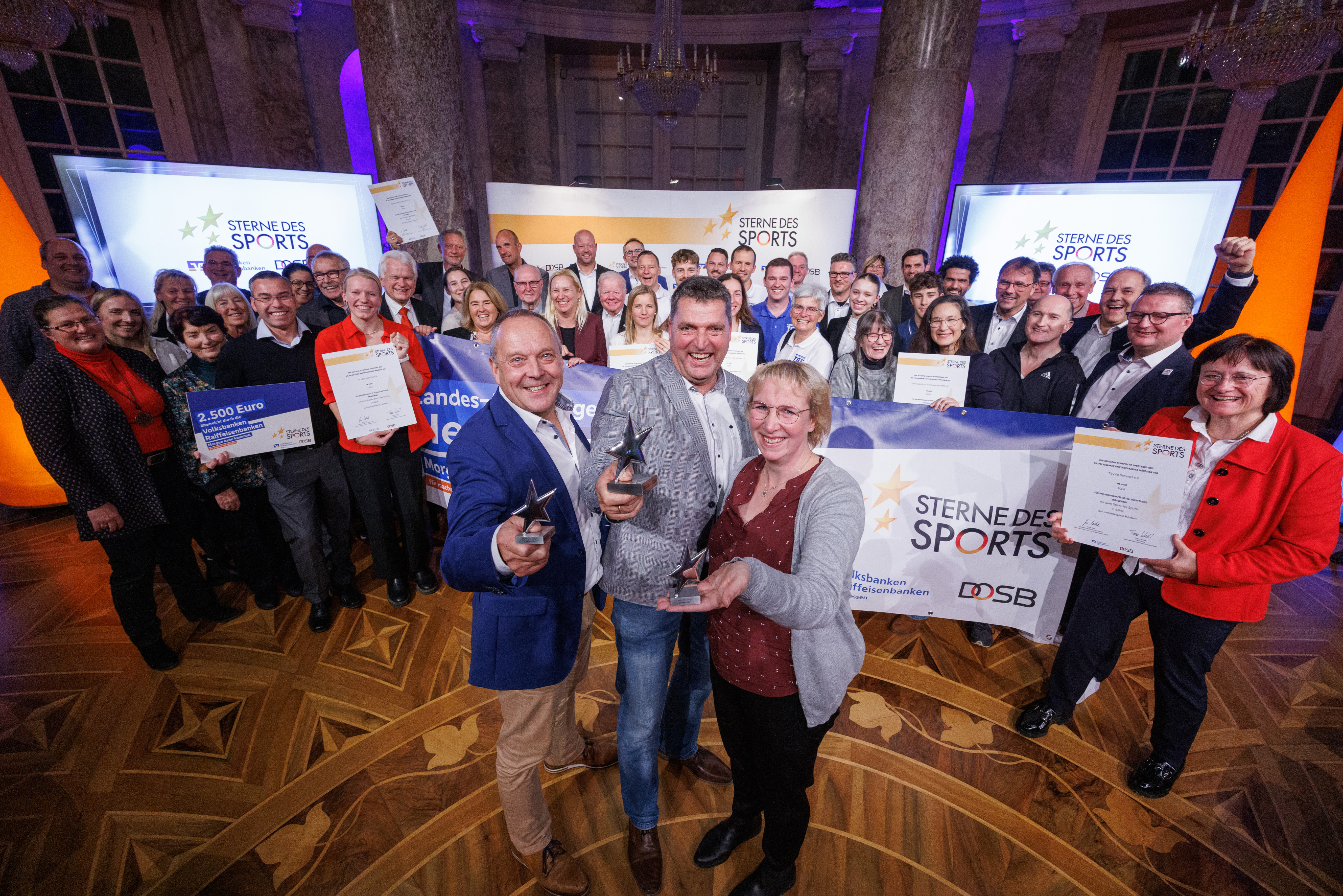 Übergabe Förderpreis für Tanzsport-Club 71 Egelsbach e. V. für das Projekt „SafeSteps – Teil 2: Schutz im Internet“,
